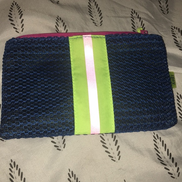 Makeup bundle - Picture 3 of 3